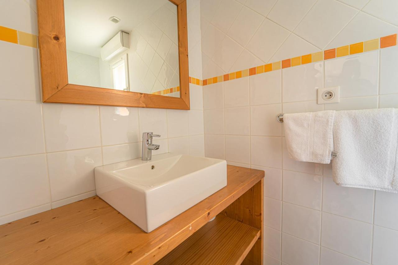 Village De Gites Les Chalets De L'Aubrac อูมอง-ทูบราค ภายนอก รูปภาพ